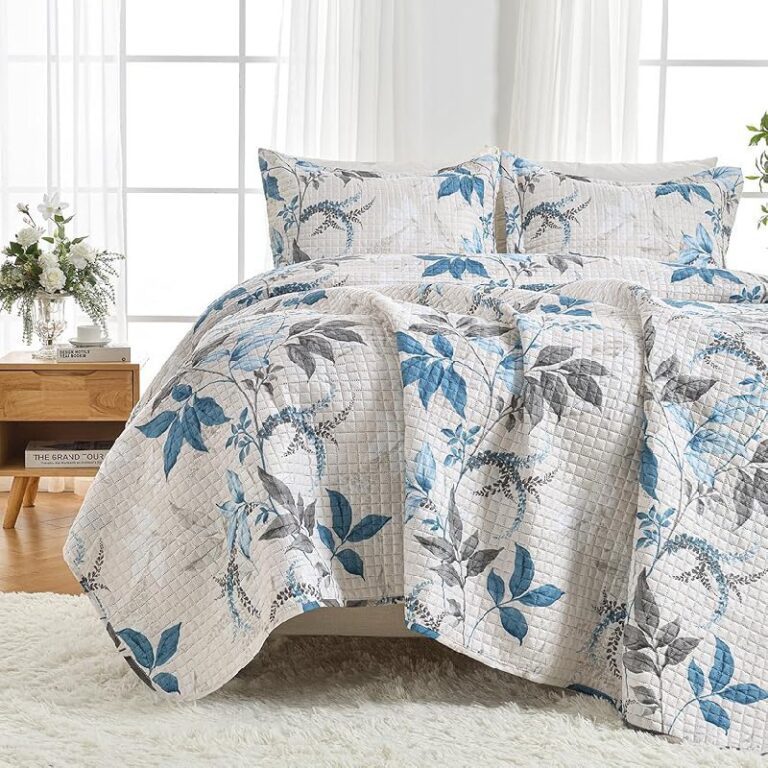 HollyHOME Quilt Set: Up to 5% Off Deal