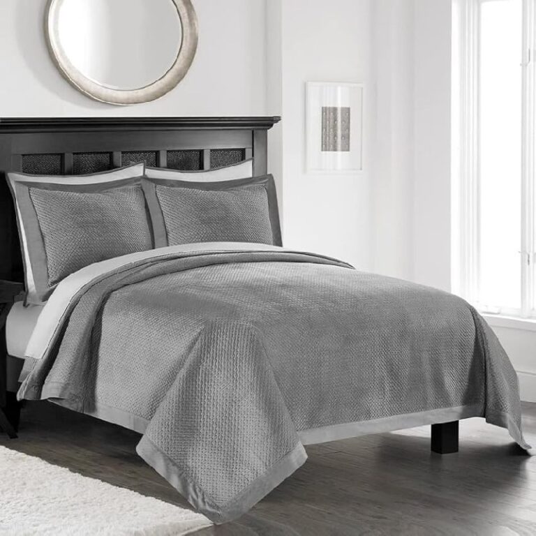 Simple&Opulence Velvet Bedspreads up to 50% Off Deal